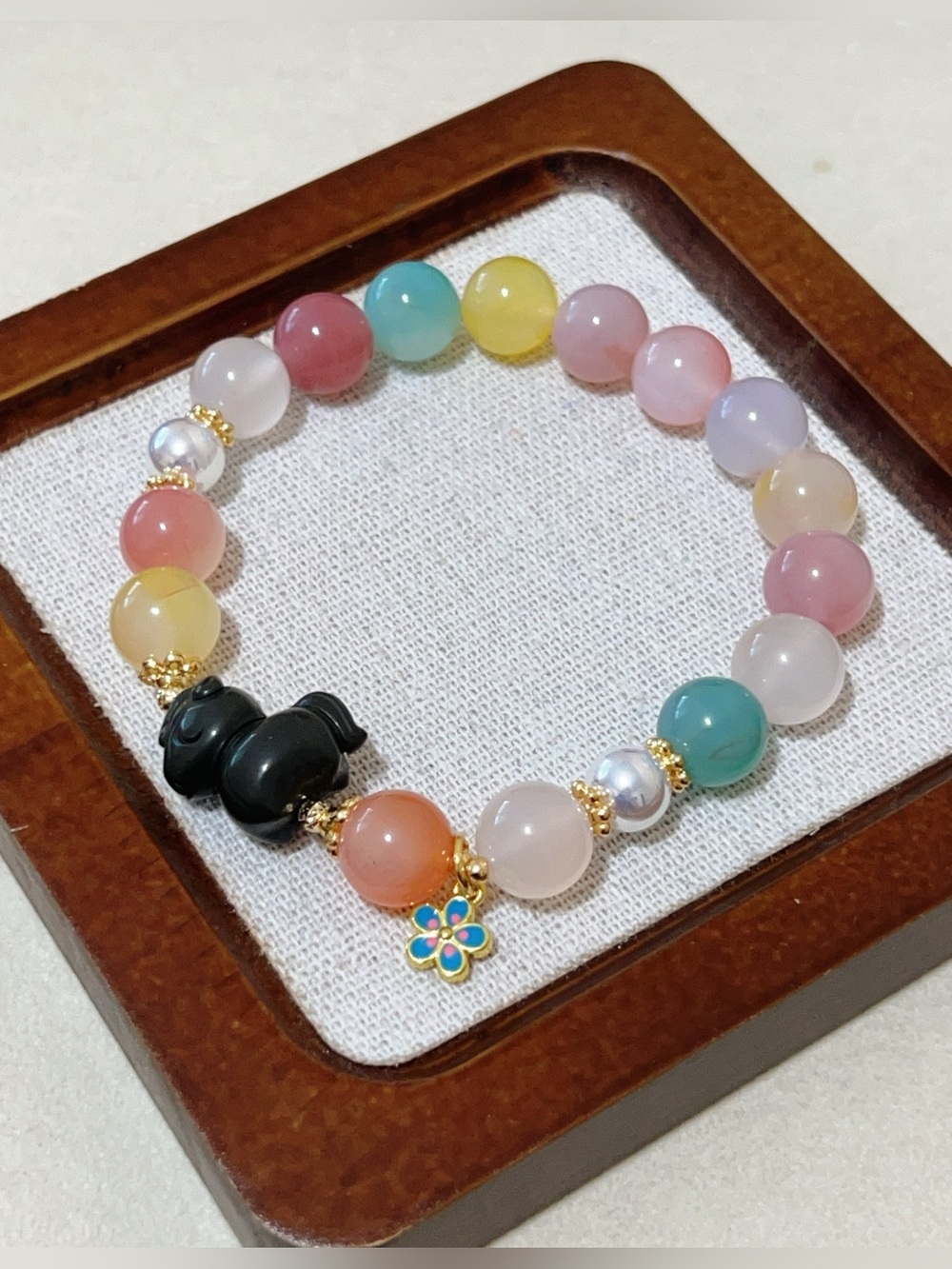 Natural Yanyuan Agate Bracelet Alashan Agate Horse Charm Flower Dangle 10.5mm